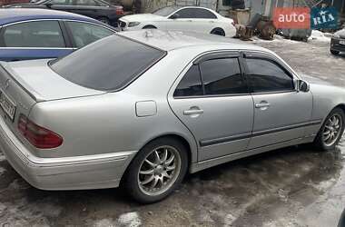 Седан Mercedes-Benz E-Class 2001 в Чернигове