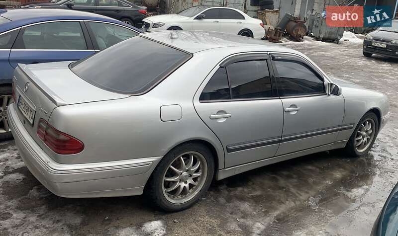 Mercedes-Benz E-Class 2001