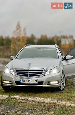 Універсал Mercedes-Benz E-Class 2011 в Сарнах