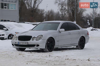 Седан Mercedes-Benz E-Class 2002 в Киеве