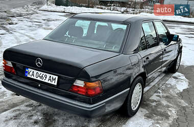 Седан Mercedes-Benz E-Class 1989 в Киеве