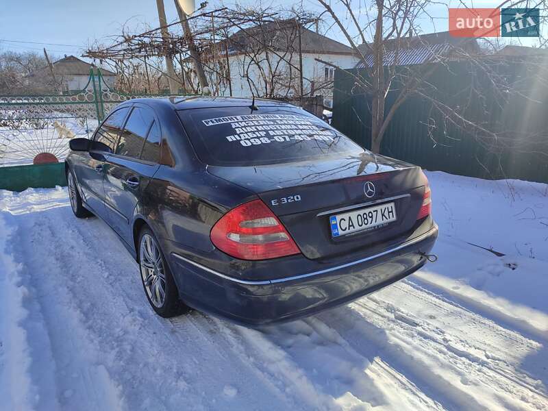 Седан Mercedes-Benz E-Class 2004 в Гайвороне
