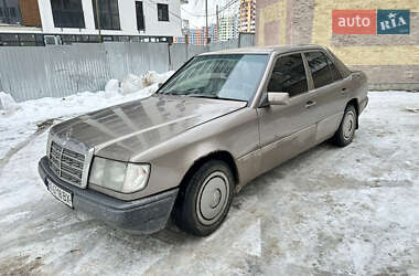 Седан Mercedes-Benz E-Class 1989 в Тернополе