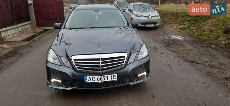 Mercedes-Benz E-Class 2010