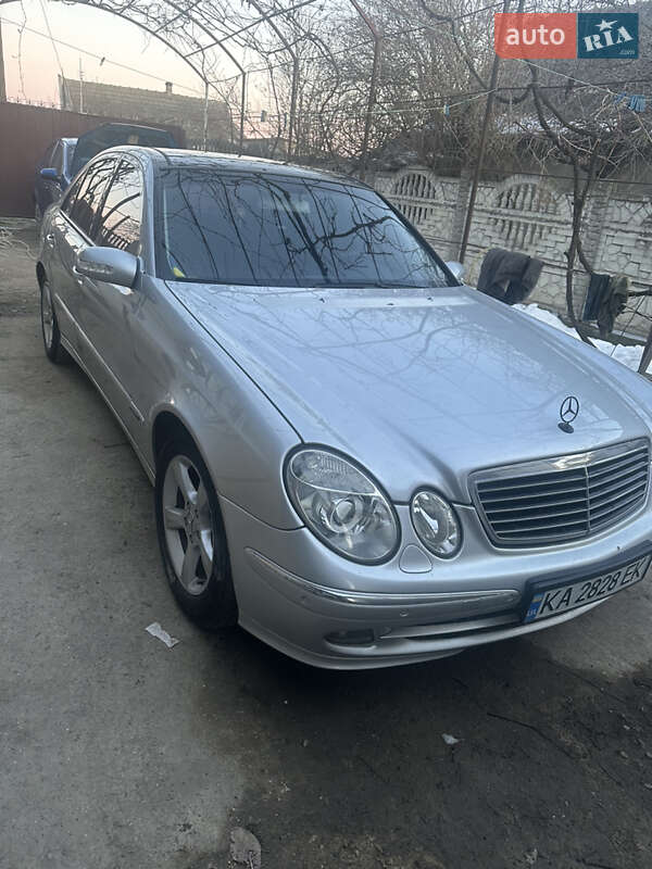 Mercedes-Benz E-Class 2002