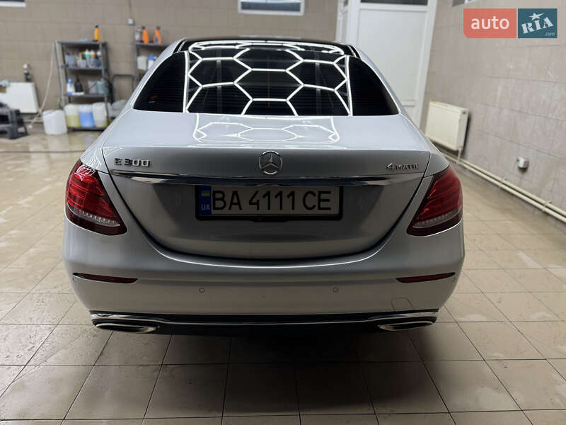 Седан Mercedes-Benz E-Class 2017 в Кропивницком