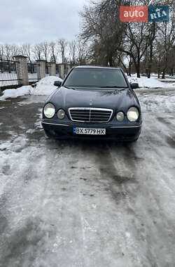 Седан Mercedes-Benz E-Class 2001 в Хотине