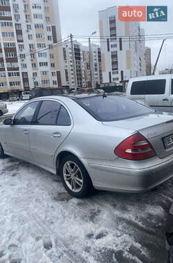 Седан Mercedes-Benz E-Class 2002 в Києві
