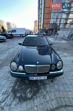 Седан Mercedes-Benz E-Class 1997 в Львові