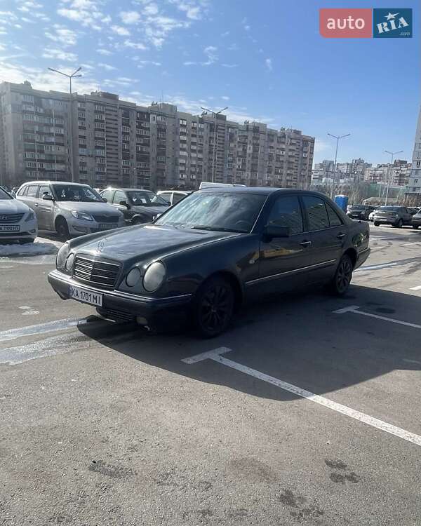 Mercedes-Benz E-Class 1996