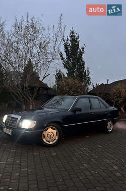 Седан Mercedes-Benz E-Class 1989 в Львові