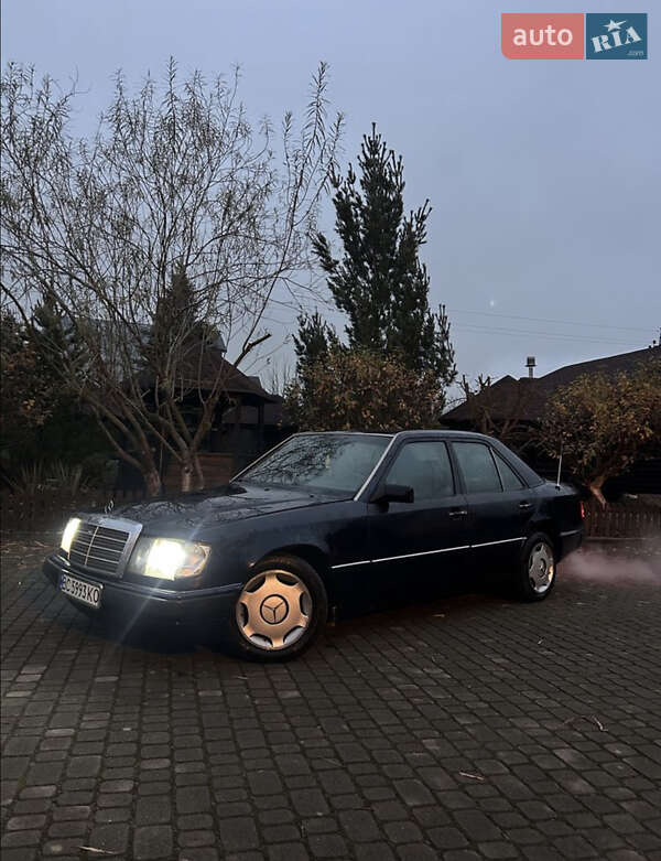 Mercedes-Benz E-Class 1989 Mercedes-Benz E-Class 1989