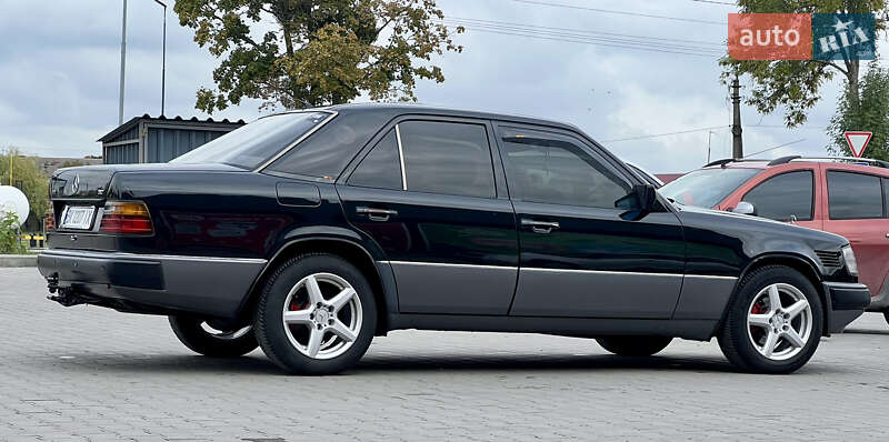 Mercedes-Benz E-Class 1990