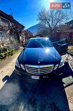 Седан Mercedes-Benz E-Class 2009 в Тячеве