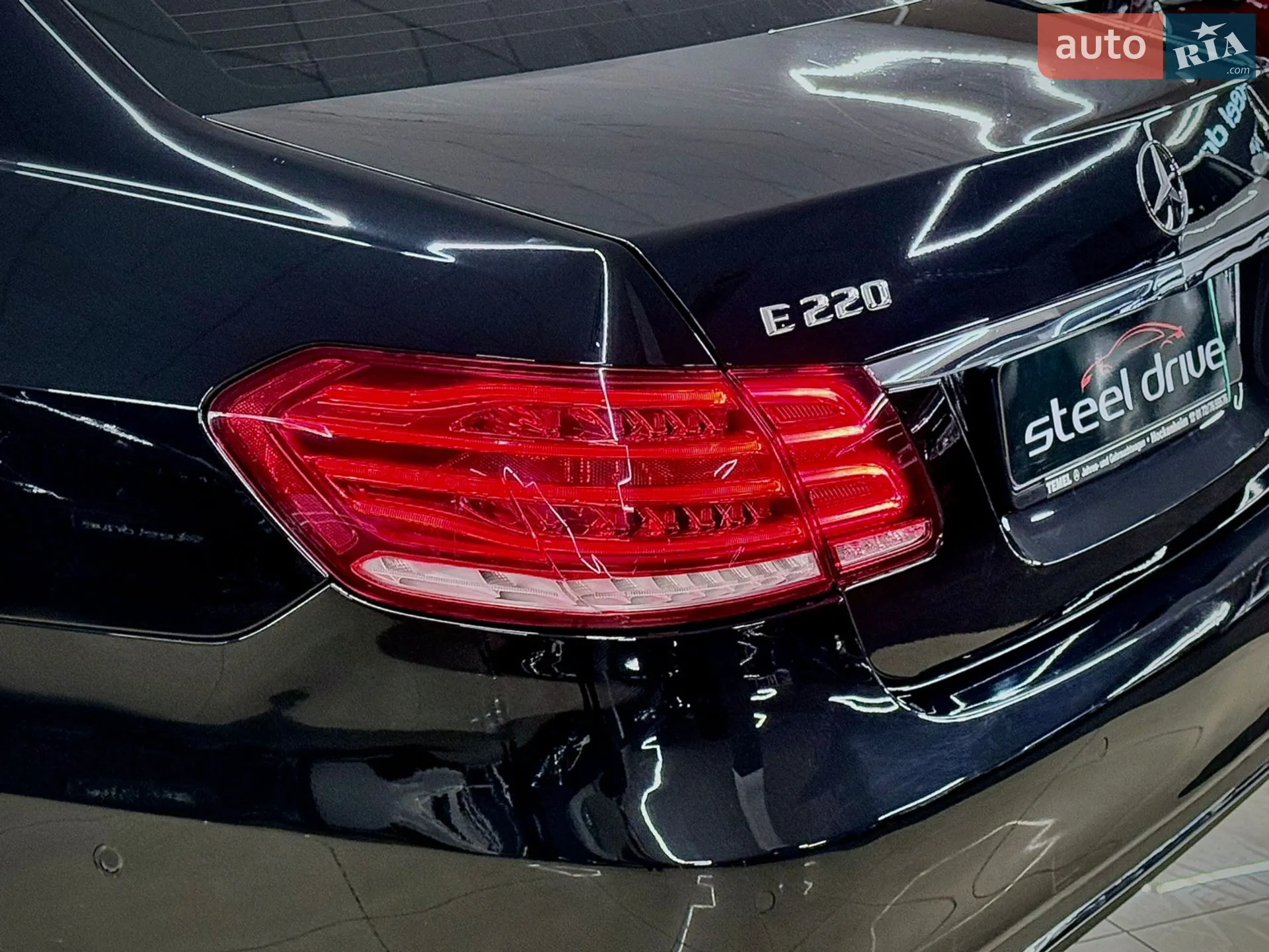 2013 Mercedes-Benz E-klasse - мініатюра 17