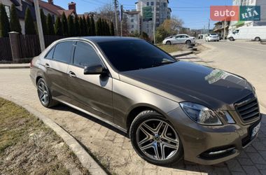 Седан Mercedes-Benz E-Class 2012 в Львове