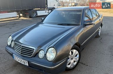 Седан Mercedes-Benz E-Class 2001 в Черновцах