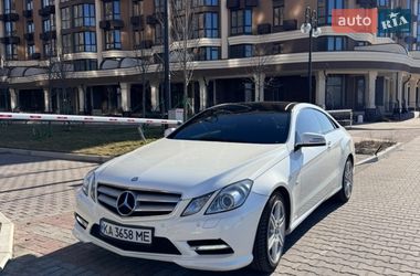 Купе Mercedes-Benz E-Class 2012 в Киеве