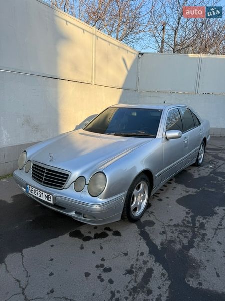 Mercedes-Benz E-Class 2000
