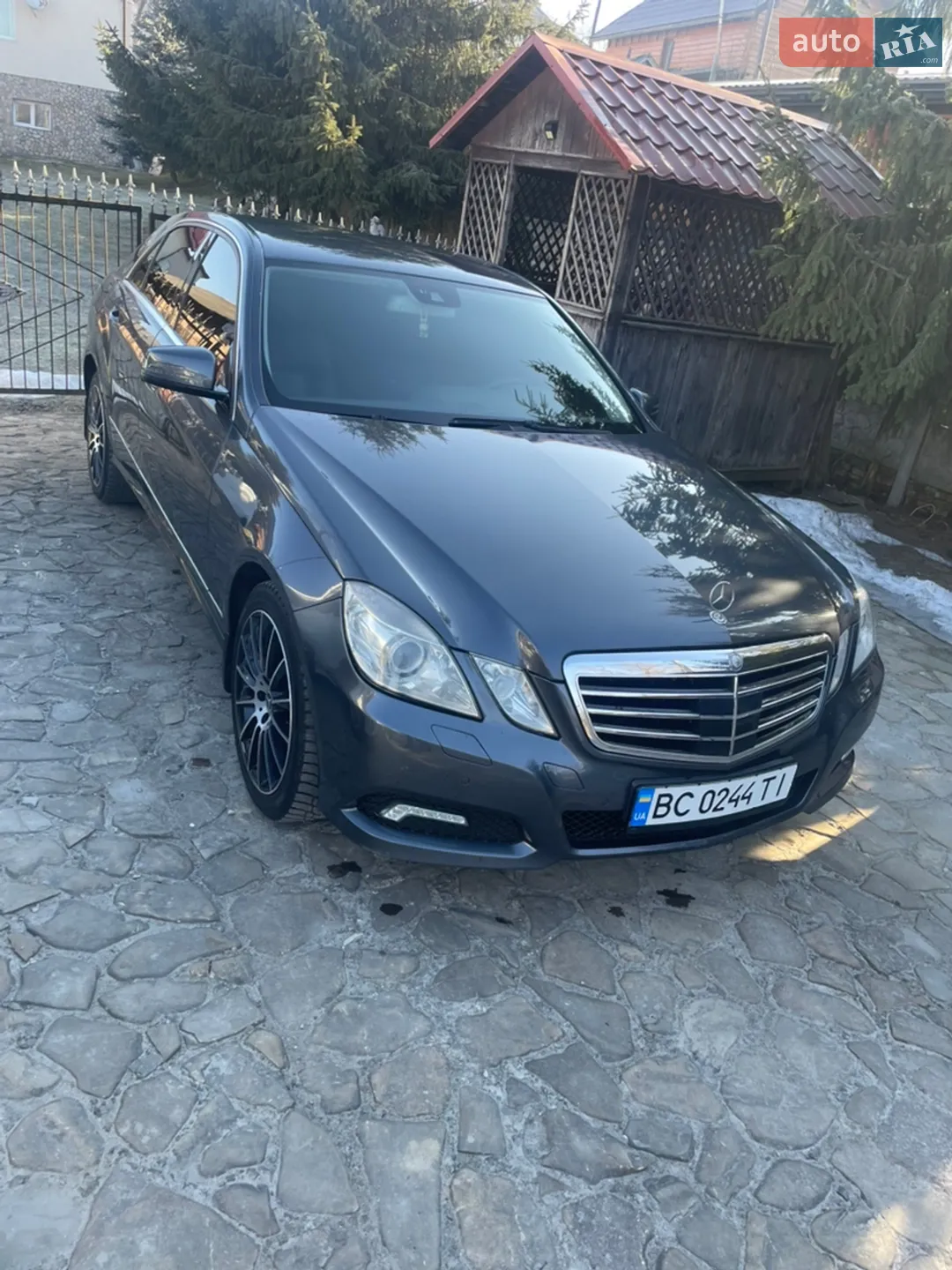 2010 Mercedes-Benz E-klasse - мініатюра 3