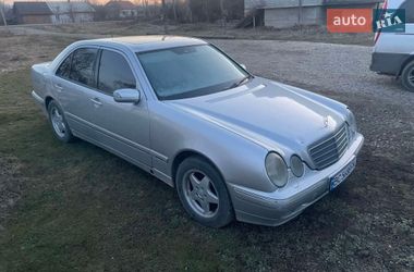 Седан Mercedes-Benz E-Class 2001 в Львові