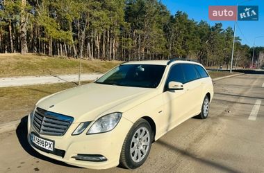 Універсал Mercedes-Benz E-Class 2011 в Києві