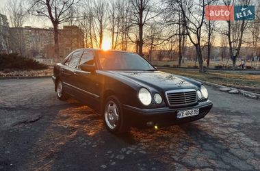 Седан Mercedes-Benz E-Class 1996 в Кривом Роге
