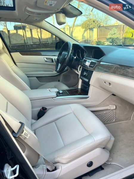 Седан Mercedes-Benz E-Class 2014 в Черновцах