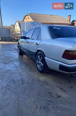 Седан Mercedes-Benz E-Class 1992 в Хмільнику