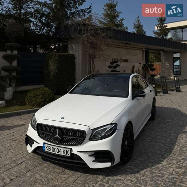 Седан Mercedes-Benz E-Class 2016 в Львові