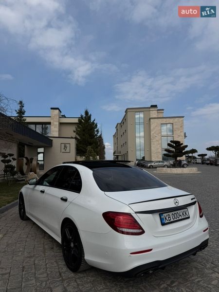Седан Mercedes-Benz E-Class 2016 в Львові