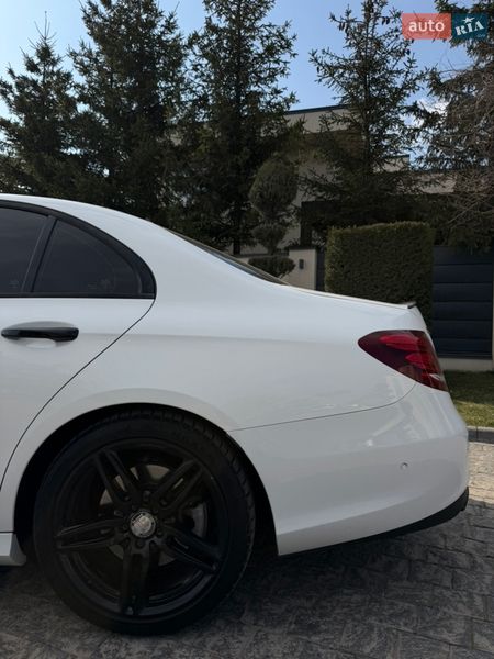 Седан Mercedes-Benz E-Class 2016 в Львові