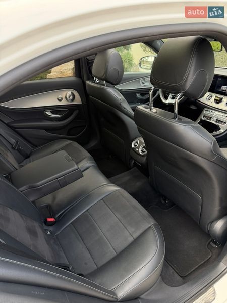 Седан Mercedes-Benz E-Class 2016 в Львові