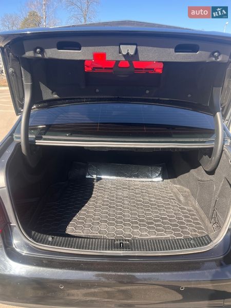 Седан Mercedes-Benz E-Class 2014 в Буче