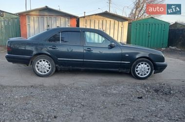 Седан Mercedes-Benz E-Class 1998 в Ровно
