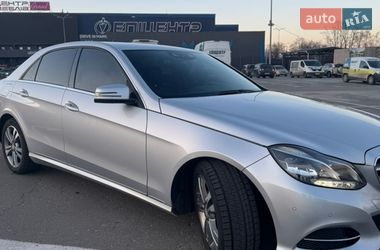 Седан Mercedes-Benz E-Class 2013 в Киеве