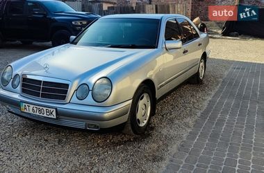 Седан Mercedes-Benz E-Class 1999 в Коломые