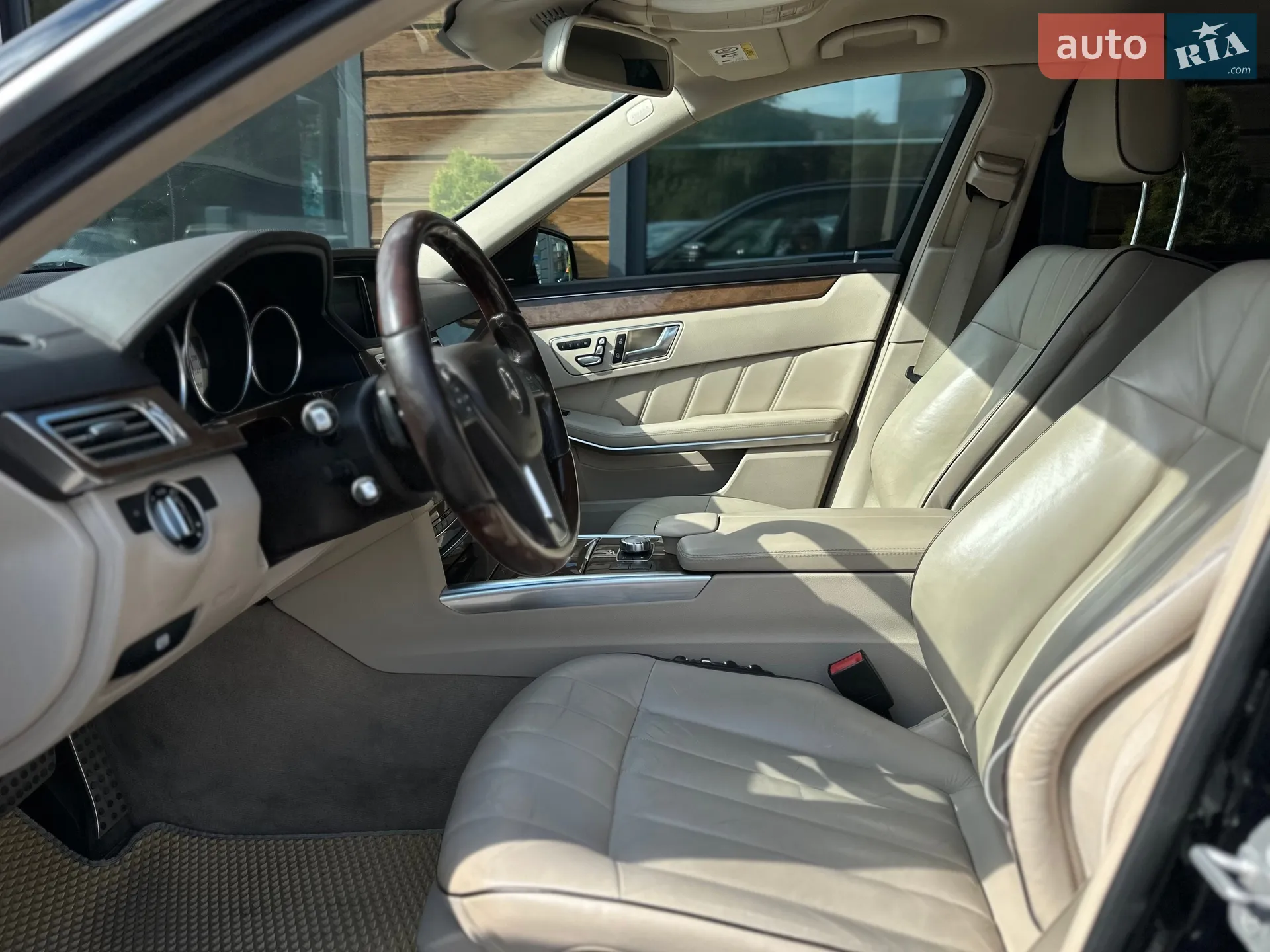 2013 Mercedes-Benz E-klasse - мініатюра 29
