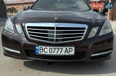Седан Mercedes-Benz E-Class 2010 в Львове