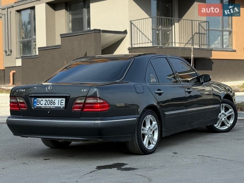 Седан Mercedes-Benz E-Class 2000 в Тернополе