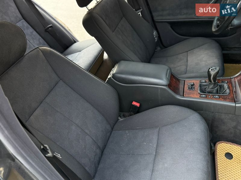 Седан Mercedes-Benz E-Class 2000 в Тернополе