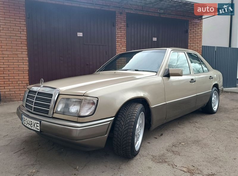 Mercedes-Benz E-Class 1989 Mercedes-Benz E-Class 1989