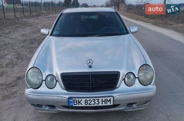Седан Mercedes-Benz E-Class 2000 в Сарнах