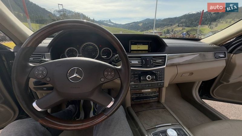 Седан Mercedes-Benz E-Class 2010 в Киеве