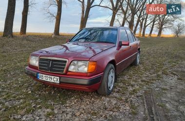 Седан Mercedes-Benz E-Class 1991 в Казатине