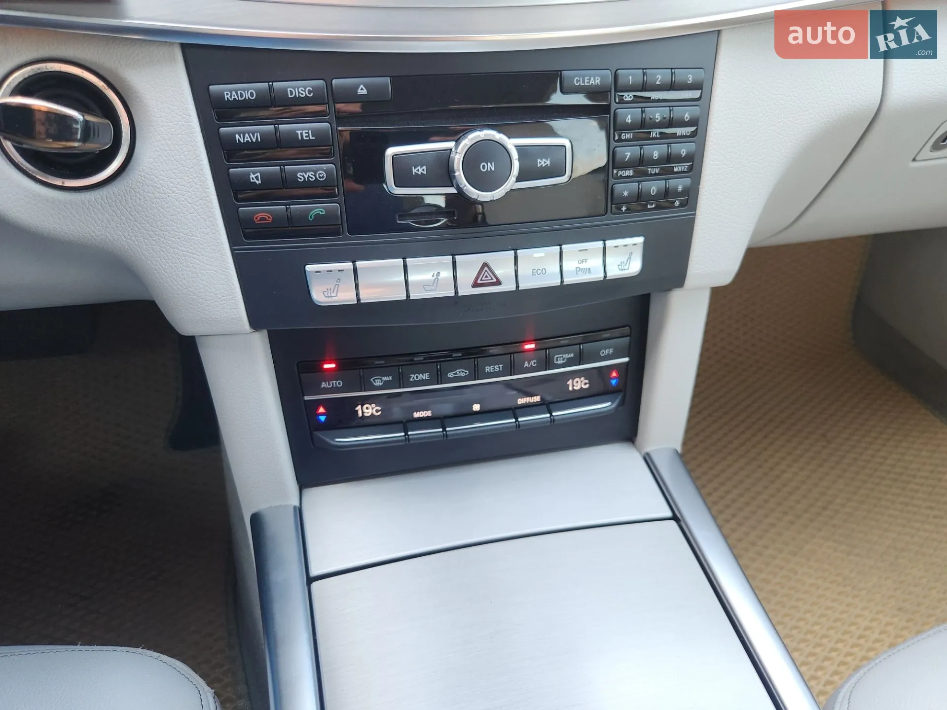 2013 Mercedes-Benz E-klasse - мініатюра 20