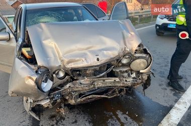 Седан Mercedes-Benz E-Class 1997 в Дрогобыче