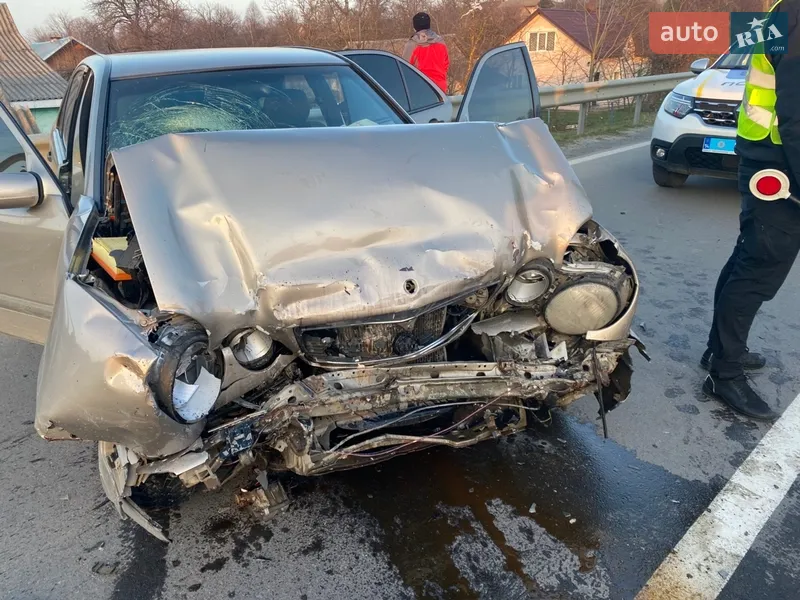 Mercedes-Benz E-Class 1996 VIN WDB2100551A071774 фото оголошення 10 з 46