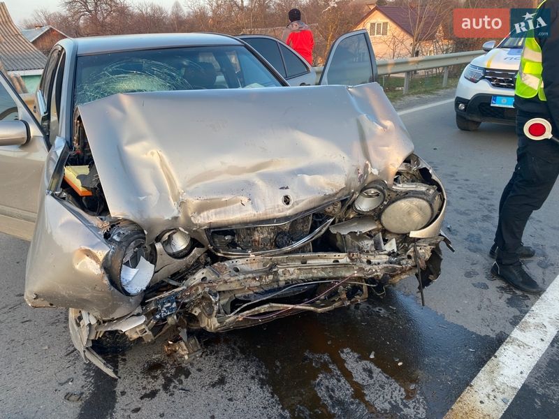 Mercedes-Benz E-Class 1997 Mercedes-Benz E-Class 1997