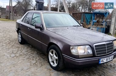 Седан Mercedes-Benz E-Class 1994 в Старій Вижівці